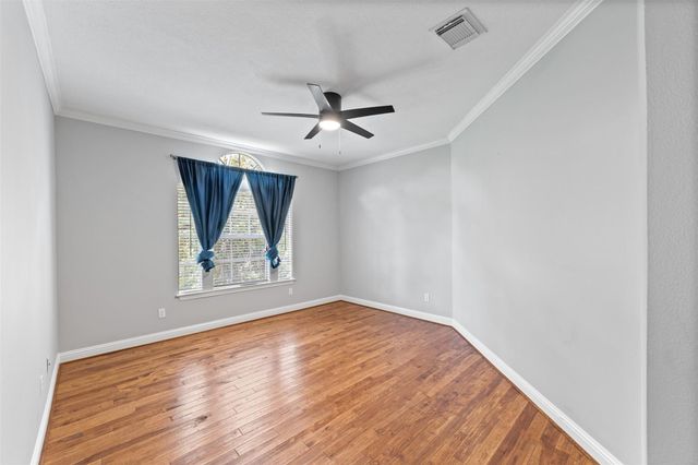 2042 Darby Lane, Fresno, TX 77545