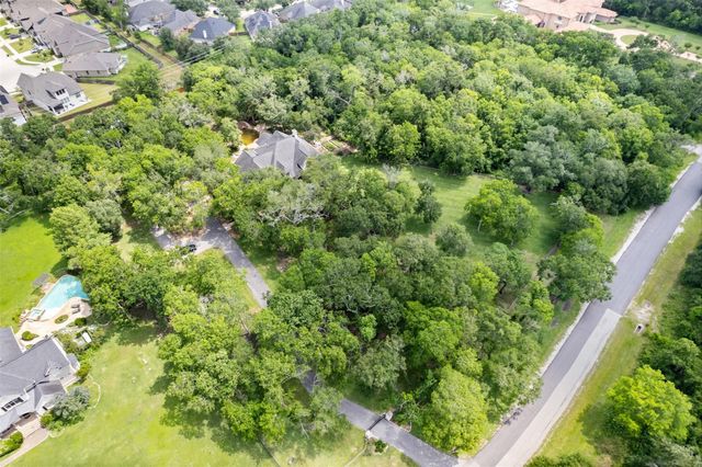 2042 Darby Lane, Fresno, TX 77545