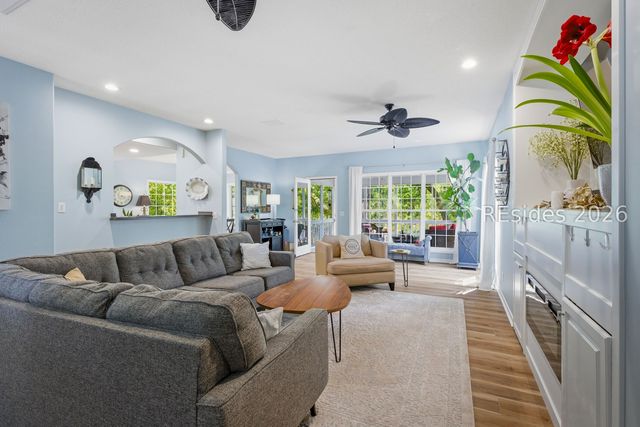8 Deixler Ln, Hilton Head Island, SC 29928