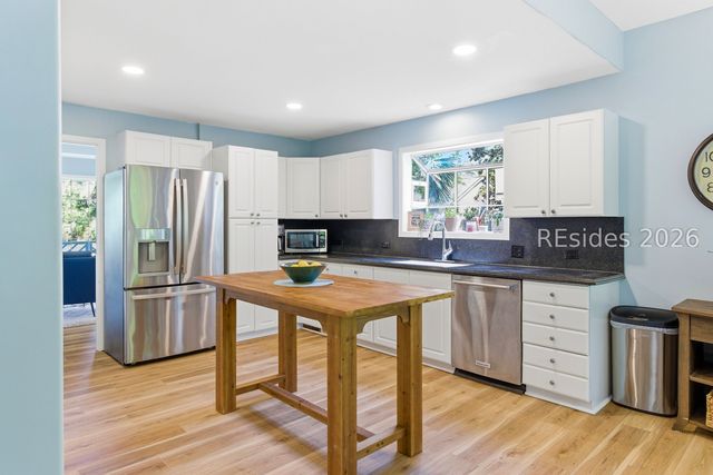 8 Deixler Ln, Hilton Head Island, SC 29928
