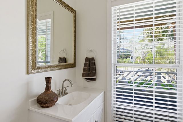 8 Deixler Ln, Hilton Head Island, SC 29928