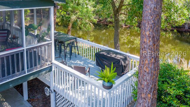 8 Deixler Ln, Hilton Head Island, SC 29928