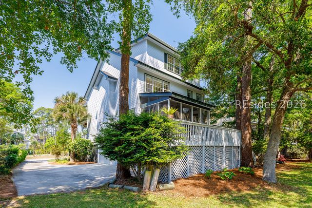 8 Deixler Ln, Hilton Head Island, SC 29928