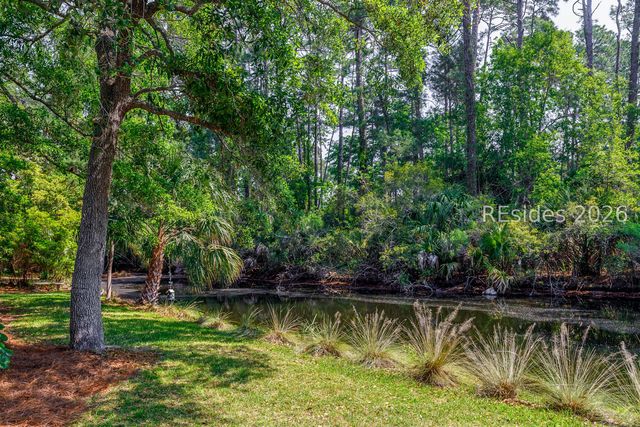 8 Deixler Ln, Hilton Head Island, SC 29928