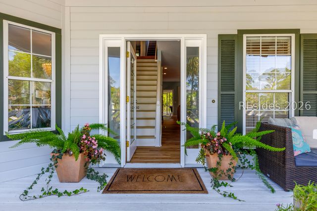 8 Deixler Ln, Hilton Head Island, SC 29928