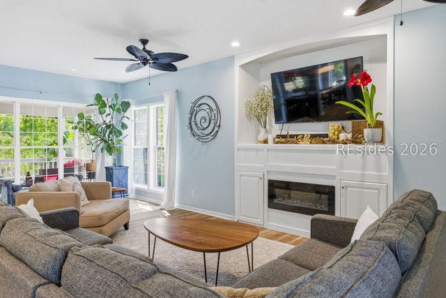 8 Deixler Ln, Hilton Head Island, SC 29928