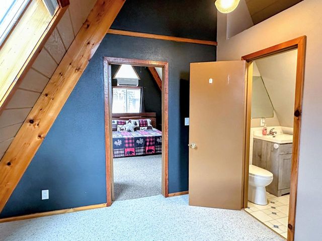 1002 Tangelwood Drive, Mcgregor, IA 52157