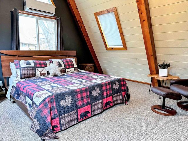 1002 Tangelwood Drive, Mcgregor, IA 52157