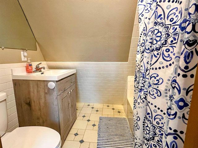 1002 Tangelwood Drive, Mcgregor, IA 52157