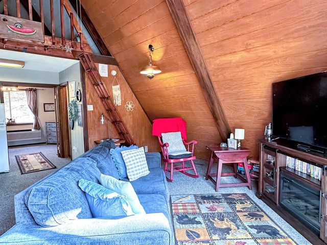 1002 Tangelwood Drive, Mcgregor, IA 52157