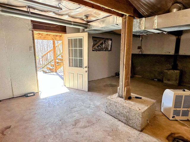 1002 Tangelwood Drive, Mcgregor, IA 52157