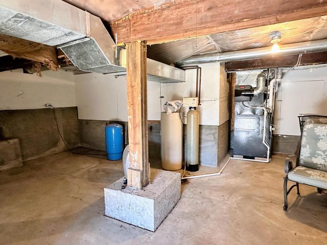 1002 Tangelwood Drive, Mcgregor, IA 52157