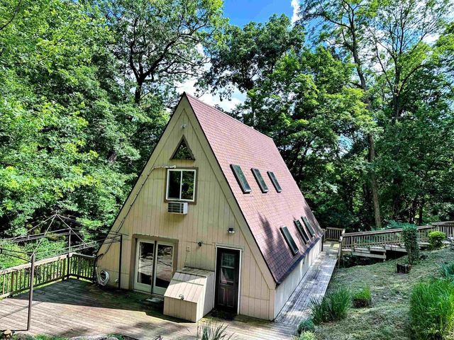 1002 Tangelwood Drive, Mcgregor, IA 52157