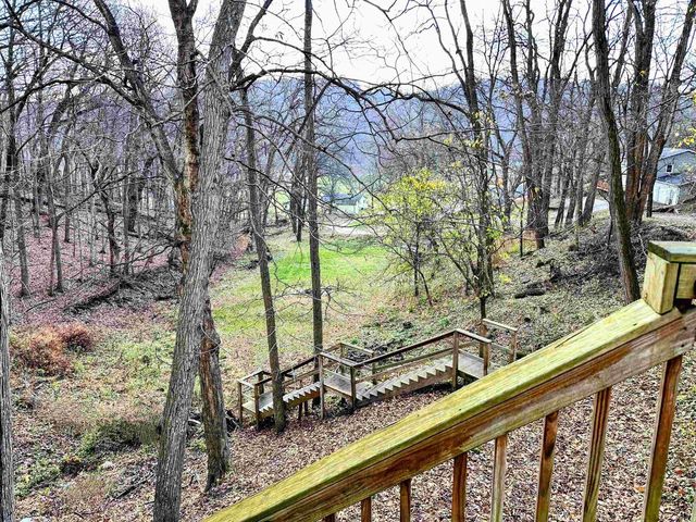 1002 Tangelwood Drive, Mcgregor, IA 52157