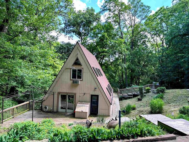 1002 Tangelwood Drive, Mcgregor, IA 52157