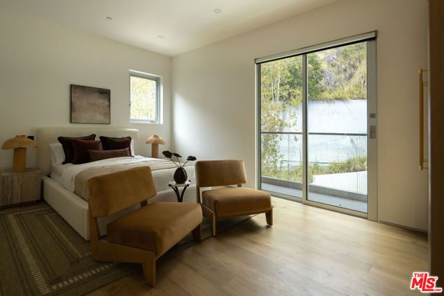 1700 Queens Court, West Hollywood, CA 90069