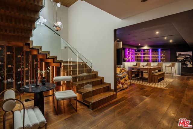 1700 Queens Court, West Hollywood, CA 90069