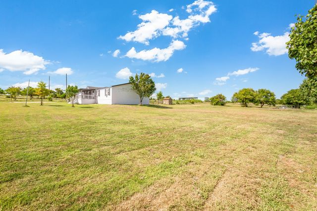 5822 County Road 593, Nevada, TX 75173