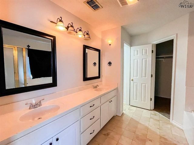 2324 HUNTERS GLEN, Wichita Falls, TX 76306