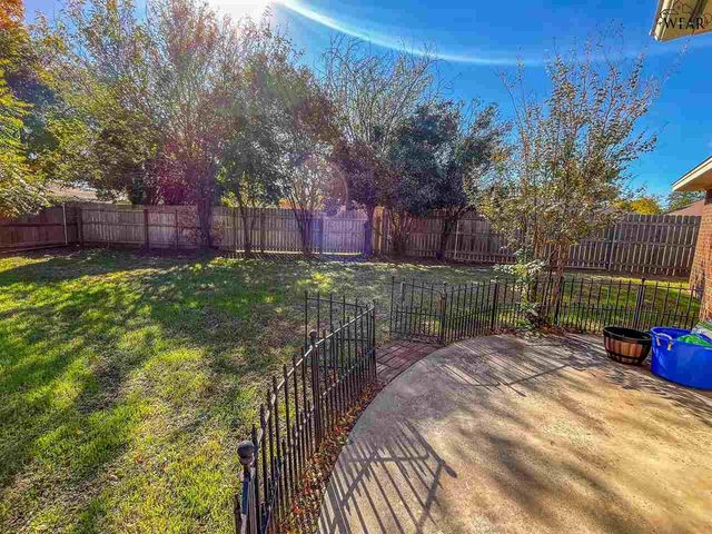 2324 HUNTERS GLEN, Wichita Falls, TX 76306