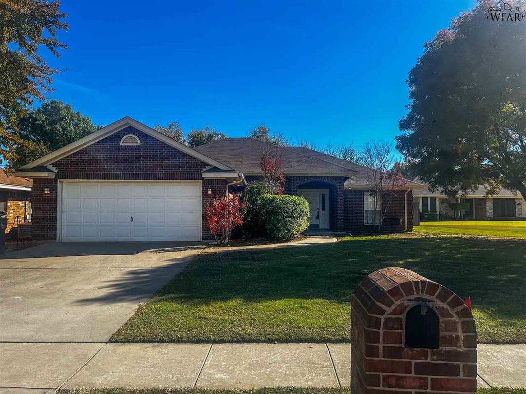 2324 HUNTERS GLEN, Wichita Falls, TX 76306