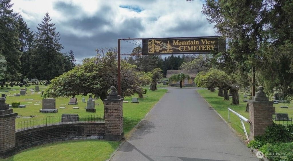 1113 Caveness Drive, Centralia, WA 98531