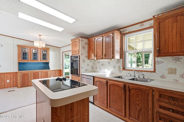 136 Champion Drive, Hampstead, NC 28443