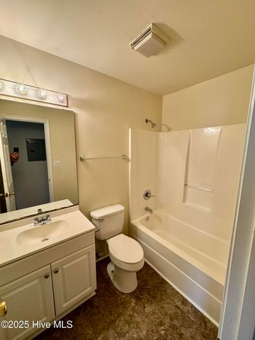 1701 Tollie Court B, Greenville, NC 27858