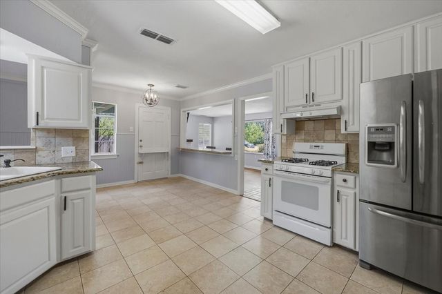 3808 Trail Lake Drive, Fort Worth, TX 76109