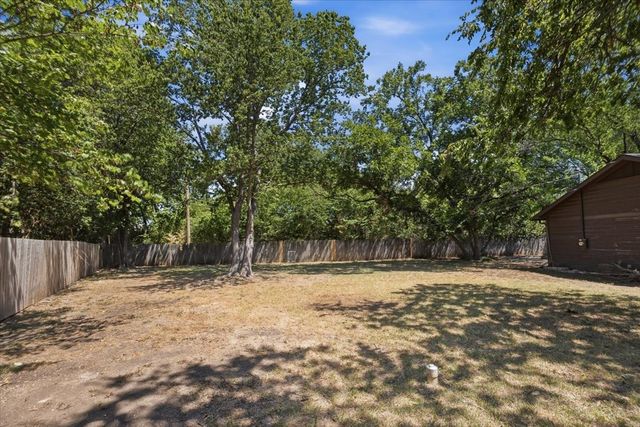 3808 Trail Lake Drive, Fort Worth, TX 76109