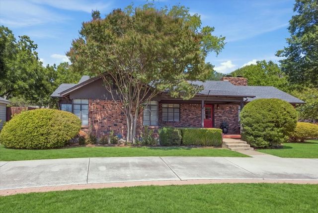 3808 Trail Lake Drive, Fort Worth, TX 76109