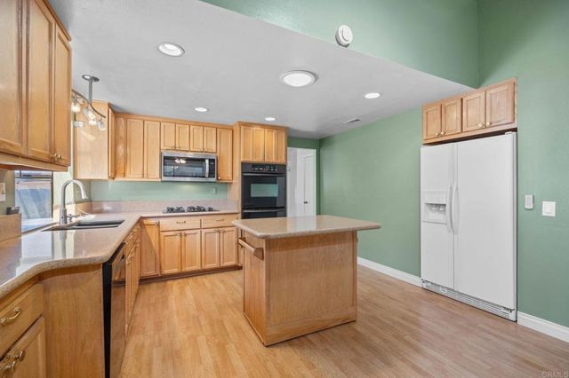 3795 Kelton Drive, Oceanside, CA 92056