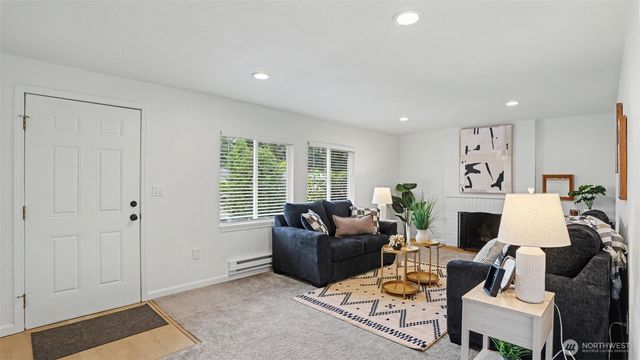 7039 S L Street, Tacoma, WA 98408