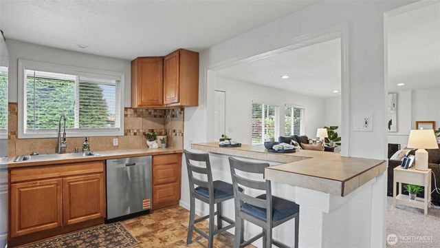 7039 S L Street, Tacoma, WA 98408