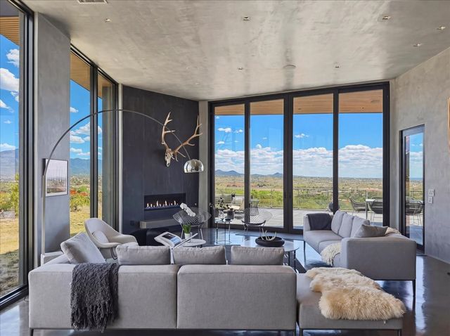 871 Camino Francisca, Santa Fe, NM 87506