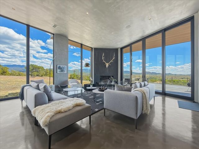 871 Camino Francisca, Santa Fe, NM 87506