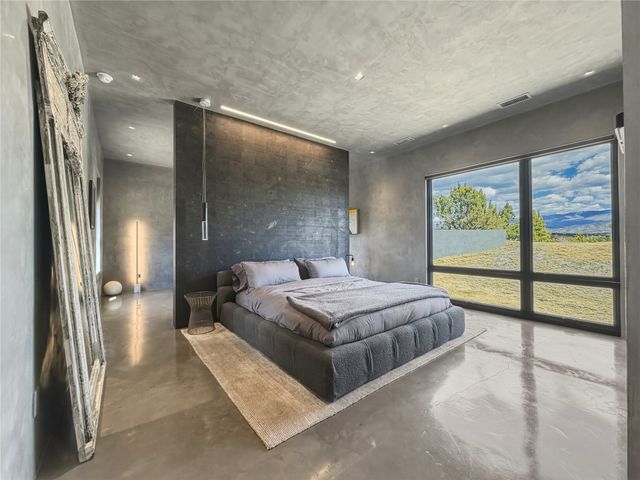871 Camino Francisca, Santa Fe, NM 87506