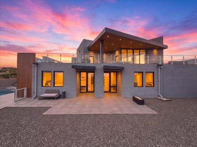 871 Camino Francisca, Santa Fe, NM 87506