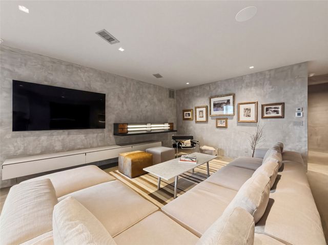 871 Camino Francisca, Santa Fe, NM 87506