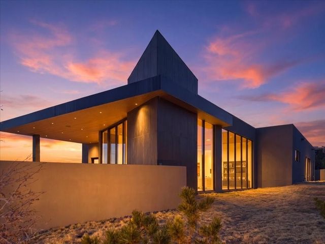 871 Camino Francisca, Santa Fe, NM 87506