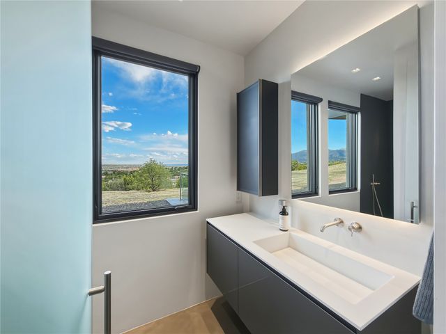 871 Camino Francisca, Santa Fe, NM 87506