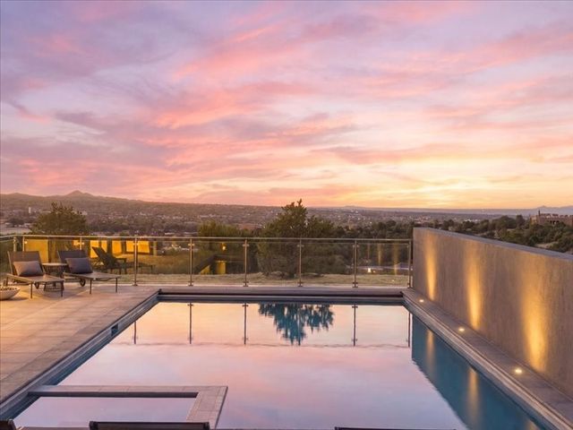 871 Camino Francisca, Santa Fe, NM 87506