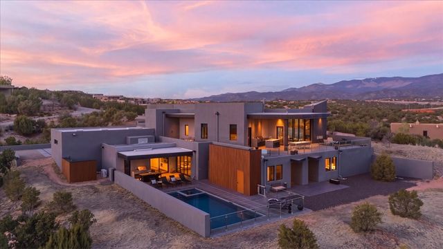 871 Camino Francisca, Santa Fe, NM 87506