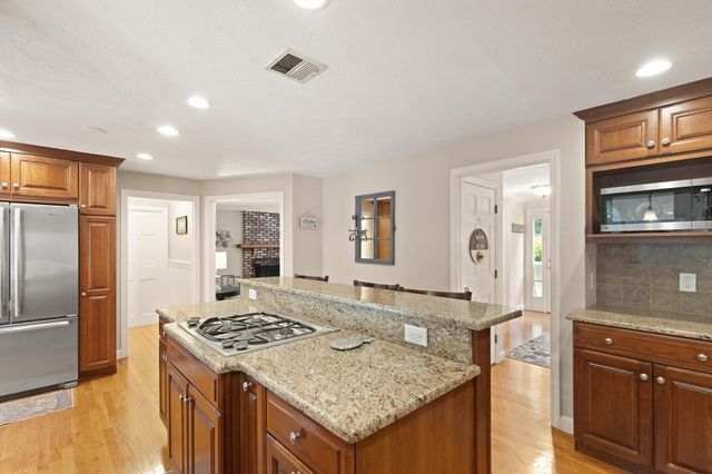 210 Abbott, North Andover, MA 01845