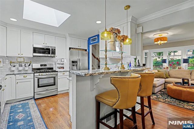 20 Manson Place, Hillsdale, NJ 07642