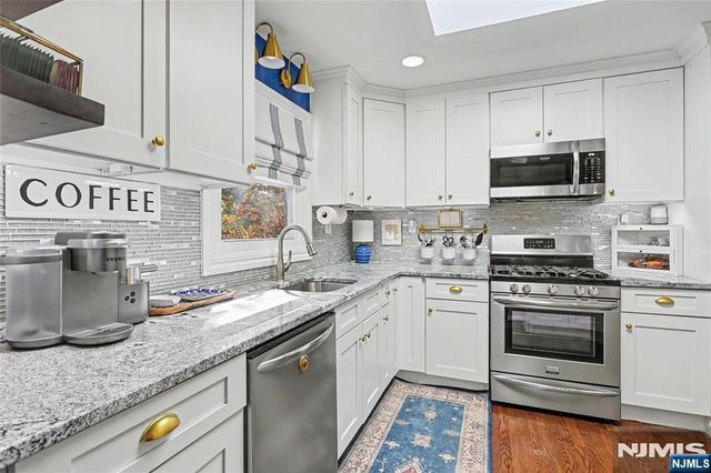 20 Manson Place, Hillsdale, NJ 07642