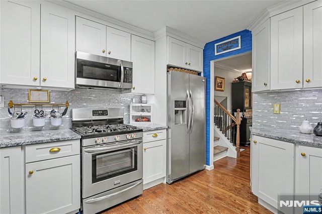 20 Manson Place, Hillsdale, NJ 07642