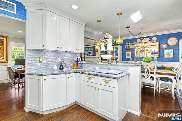 20 Manson Place, Hillsdale, NJ 07642