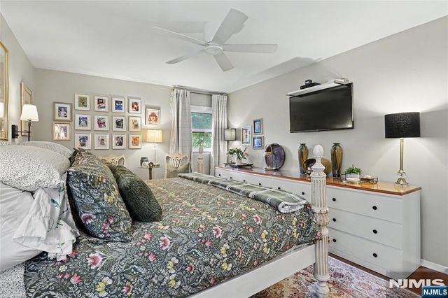 20 Manson Place, Hillsdale, NJ 07642