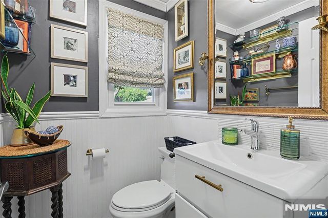 20 Manson Place, Hillsdale, NJ 07642